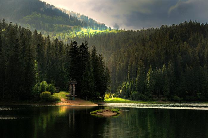 Синивир казково красиве озеро