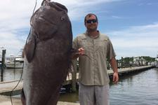 Рибалка виловив 135-кілограмового морського окуня