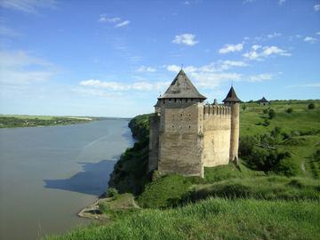 Хотин (річка Дністер)